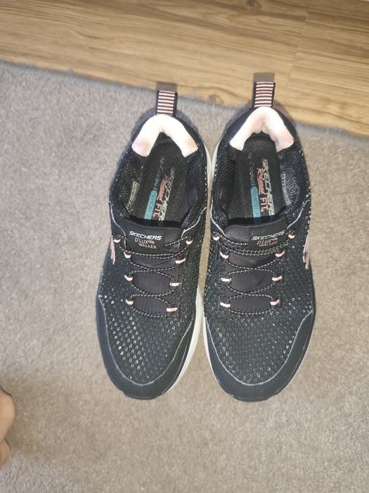 Adidasi Skechers fete m 36