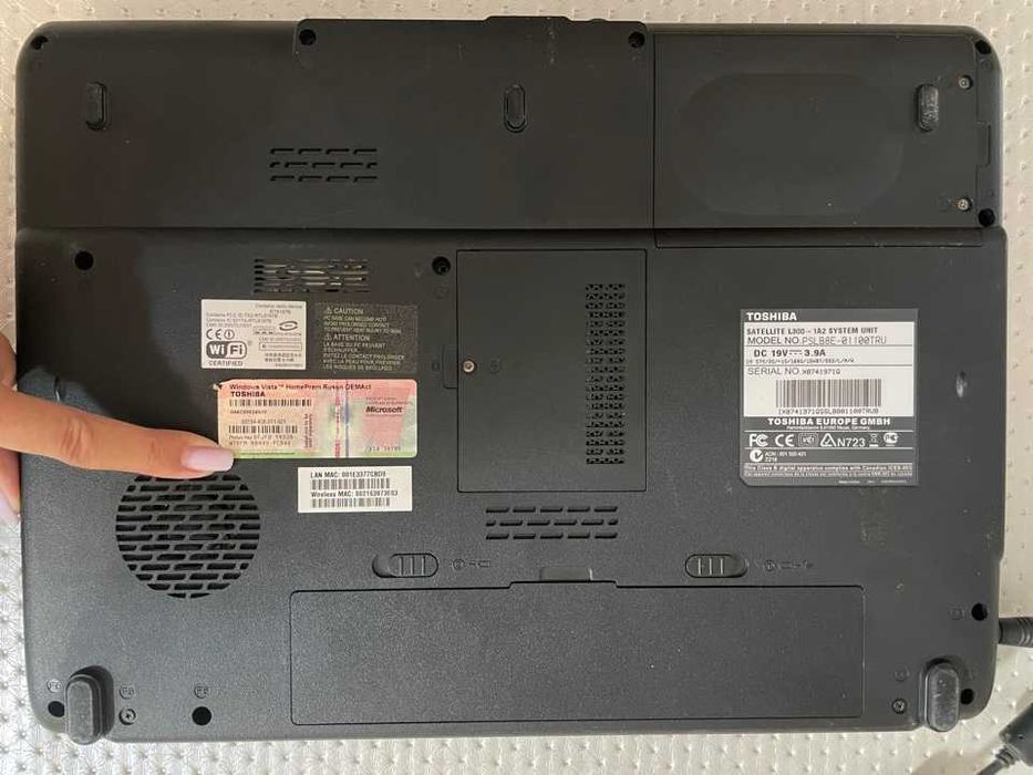 Ноутбук Toshiba PSLBBE-0100TRU