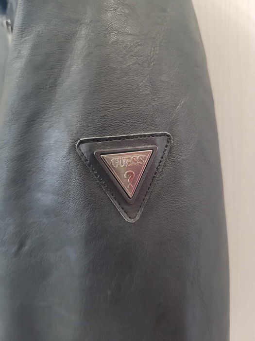 Яке кеко кожа Guess