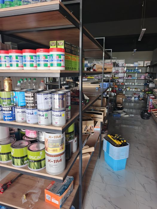 Курилиш моллари доконидаги мебеллар сотилади