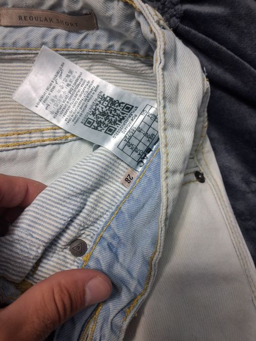 Vand blugi scurti Guess