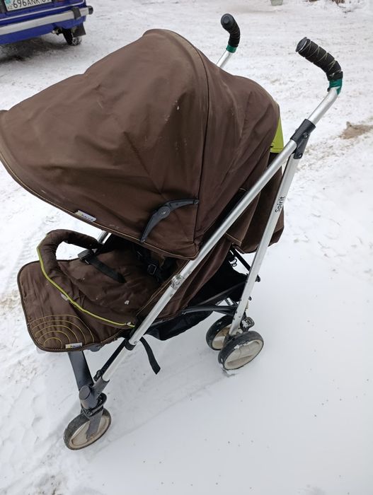 Коляска прогулочная в отличном состоянии