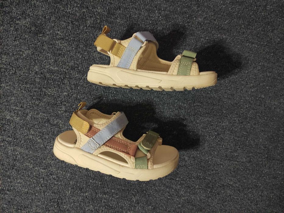 Лот обувки 23 и 24 номер за момче, сандали НМ за момче, кецове Н&М