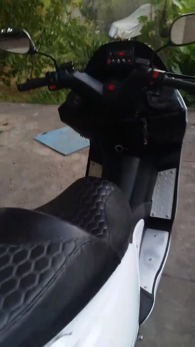 Продам большой Максискутер 175