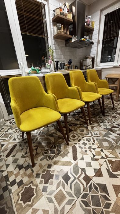 Трапезни столове 4бр жълти