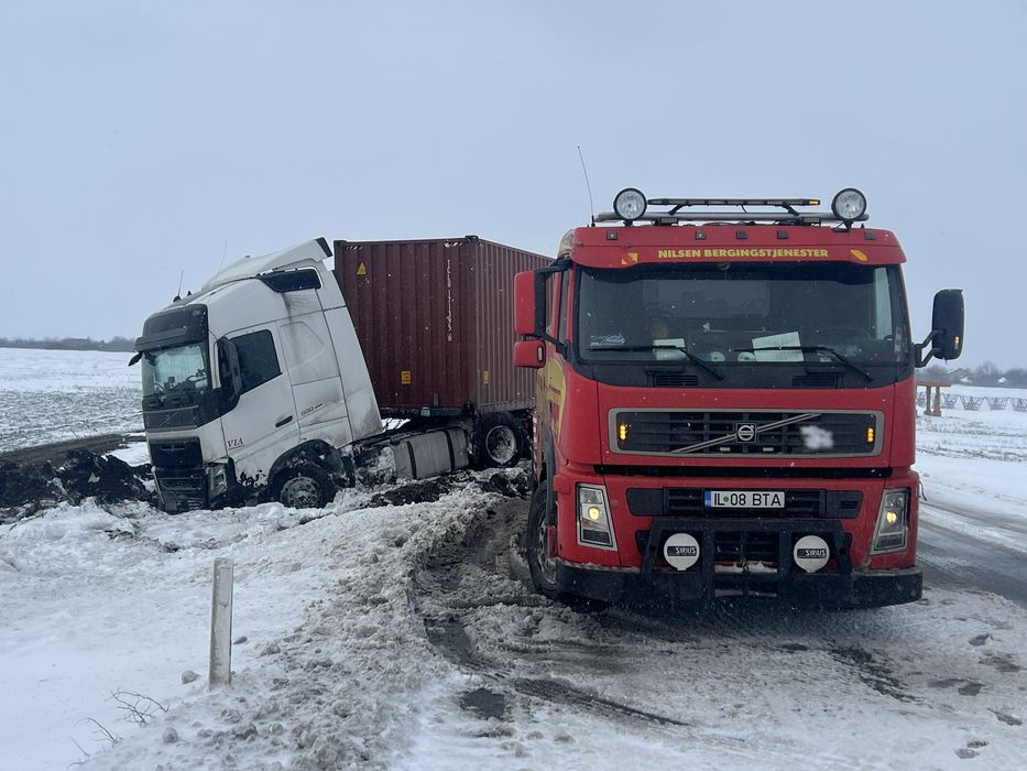 Tractariauto  camioane,buzau , a7 , microbuze24/7, utilaje Ialomița