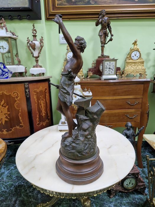 Прекрасна антикварна френска фигура статуетка