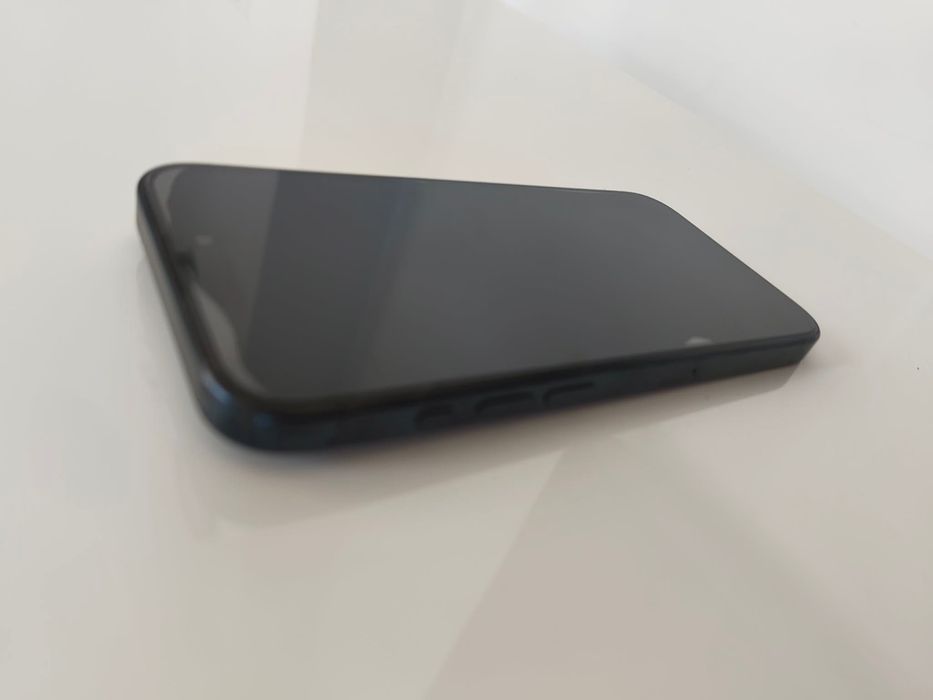 Продавам Ipfone 15 Pro