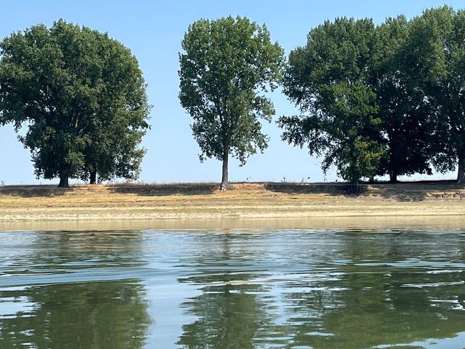 Teren pe malul Dunării