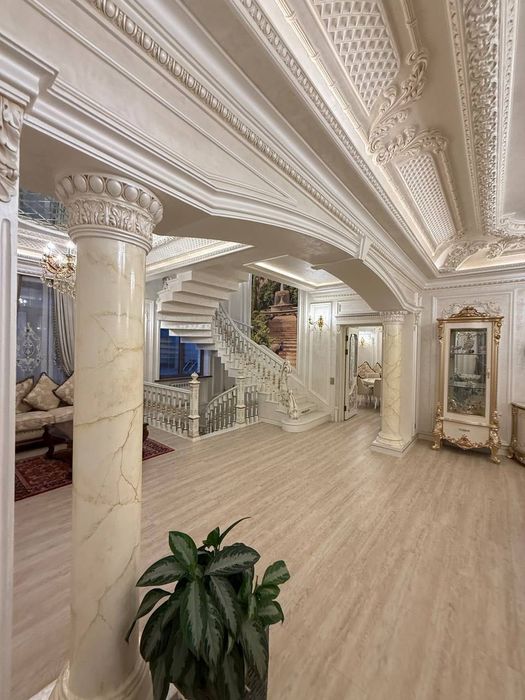 Продается ДОМ
на Амир Темур махалла 8 соток