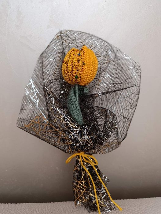 Ръчно изработено плетено цвете– Идеален подарък за 8 март