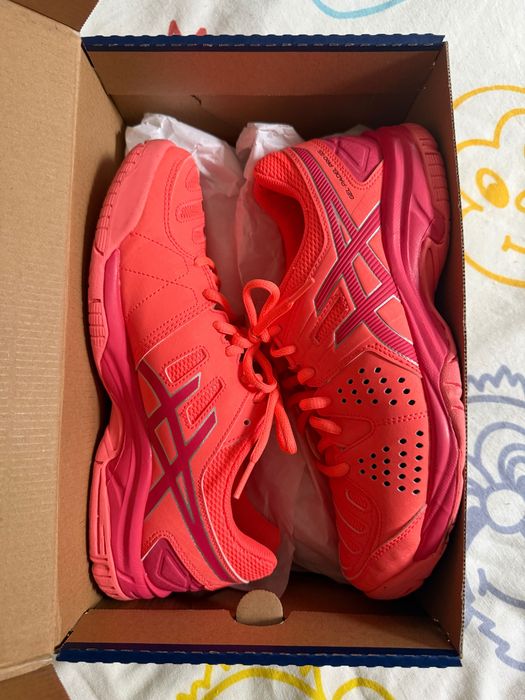 Дамски спортни обувки ASICS