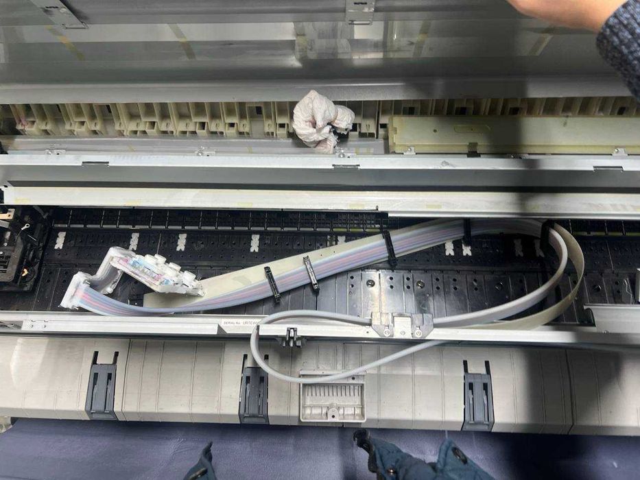 Продаётся широкоформатный принтер Epson SureColor SC-T7200