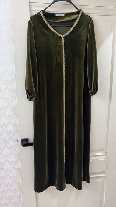 Одежда,платья костюм повседневный состояние хорошое,все по низкои цено