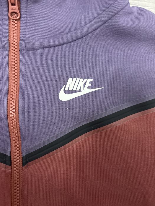 Горнщите Nike Tech Fleece