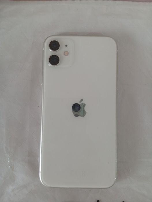 Айфон 11 в хорошем состоянии