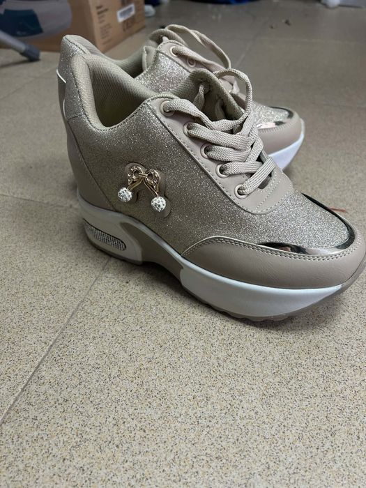 Кецове на платформа