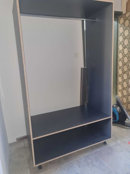 Гардероб,вече разглобен,има и надстройка