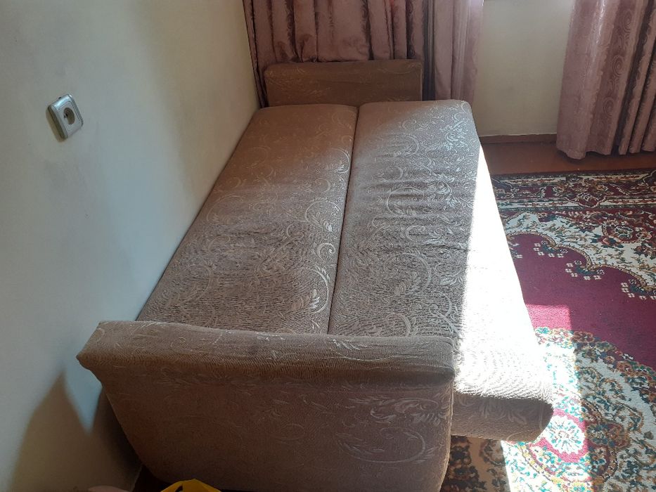 Продаётся диван в хорошем состоянии