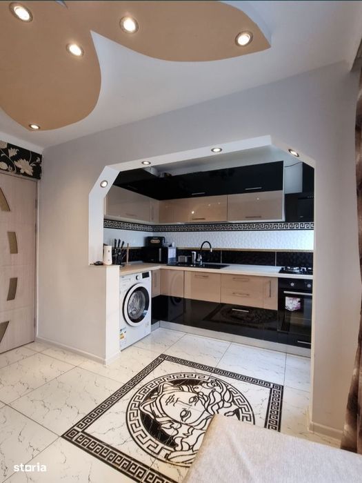 3 camere Profi Rozelor