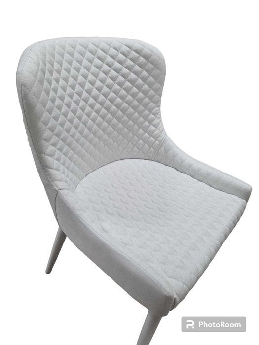 Трапезно кресло -Флори- бяла дамаска,метални крака облечени с дамаска