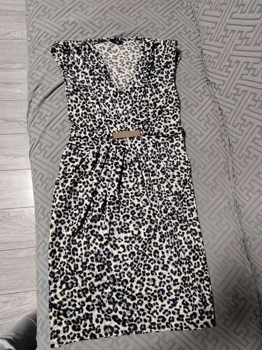 Vând rochie purtata o data