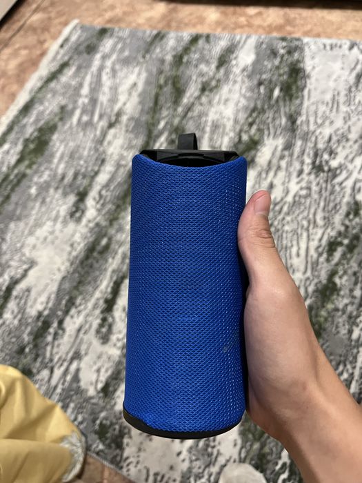 продам блютуз колонку