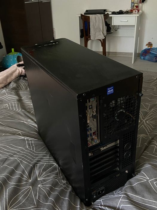 Vând Unitate Calculator +Monitor