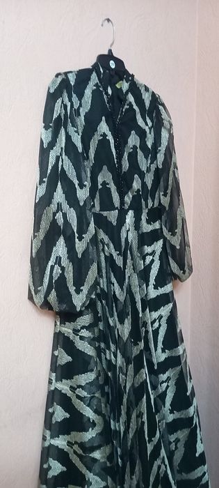 Платье нарядное для девушек и женщин