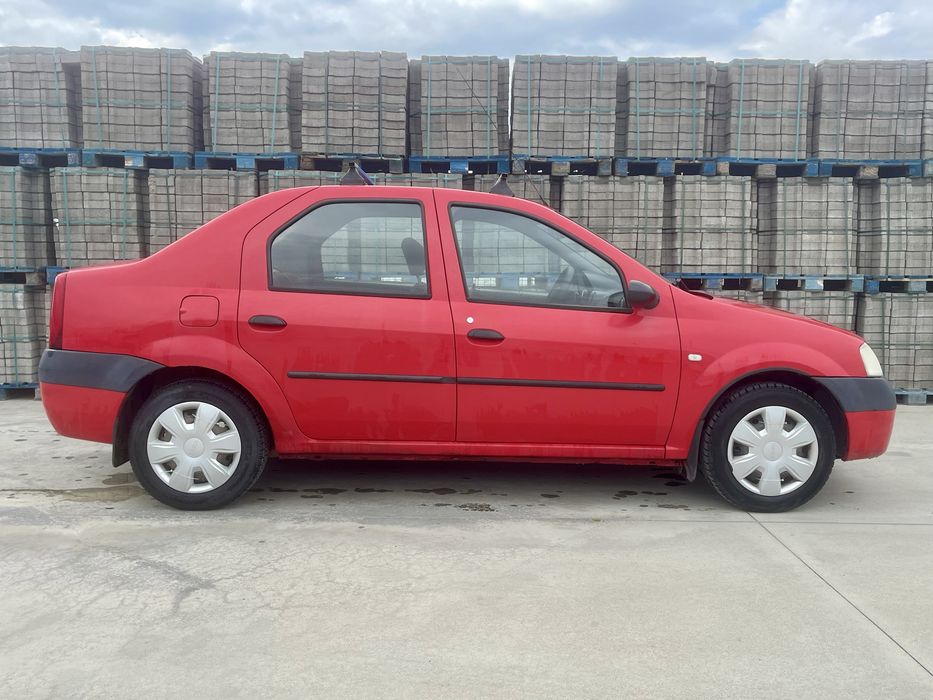 Vând Dacia Logan din 2005 cu motor de 1.4 MPI 75 kW