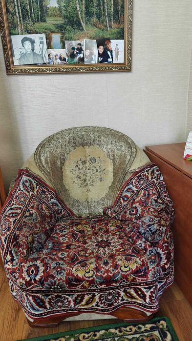 Диван и два кресла