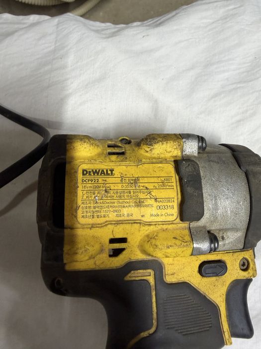 Гайкаверт Dewalt