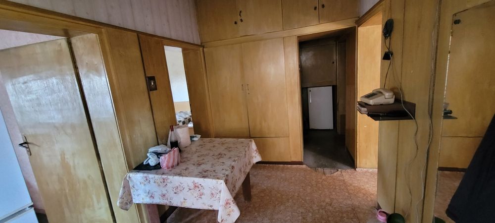 Самостоятелна къща с двор
