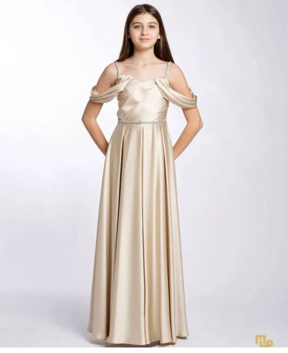 Продажа подрасковых вечерних платьев