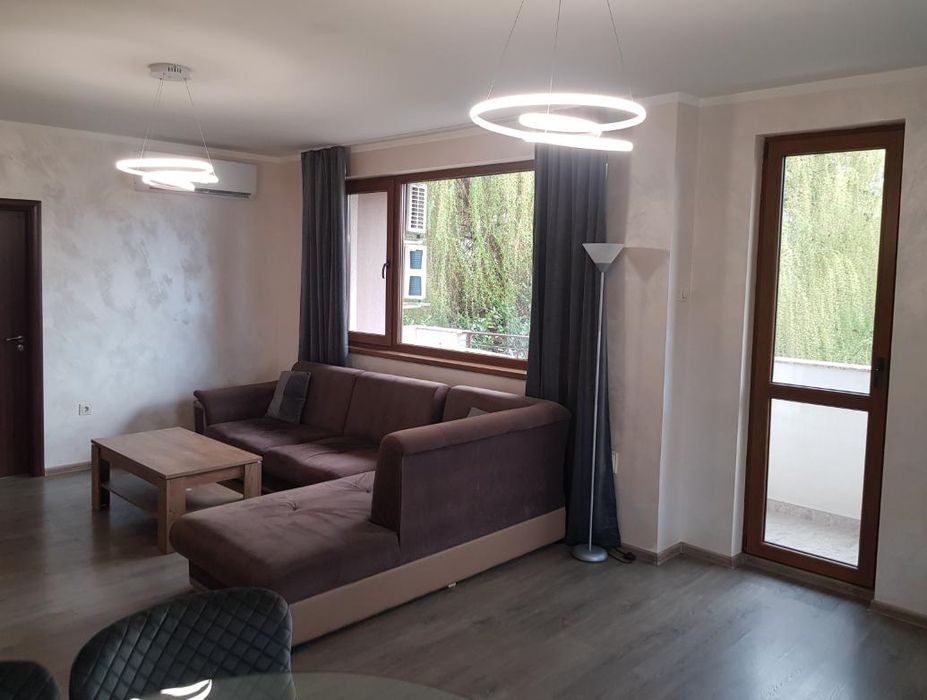 Дава се под наем Двустаен апартамент в Пловдив, Христо Смирненски - 95 кв.м за 400 € - Снимка #2