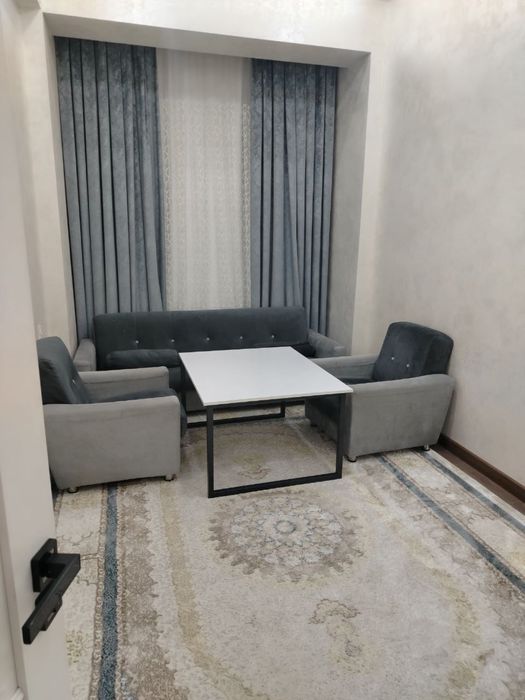 Qizlarga yakkasaroy aeraportni orqasida sheriklikga kvartira bor