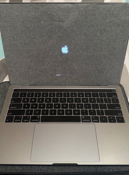 MacBook Pro 2018 1Tb SSD 16gb RAM i7 2.7GHz baterie noua, originala