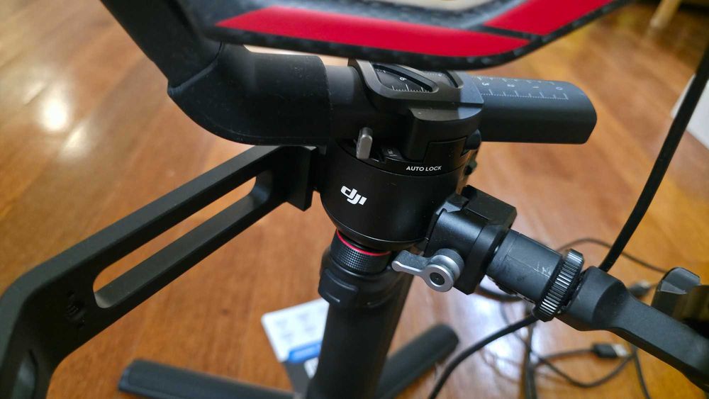 Гимбъл / Стабилизираща система DJI Ronin RS4 Pro Combo