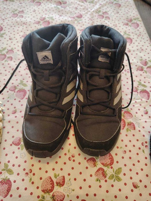 Adidas ботуши 36 и половина