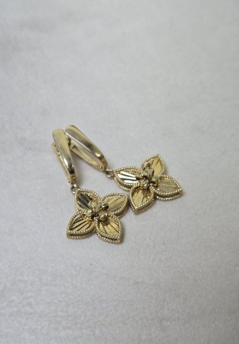 Продаю золотые серги 585 пр 4.45гр