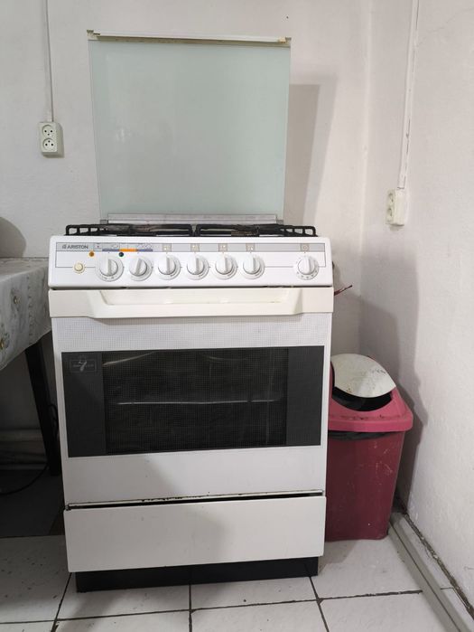 Газовая плита Аристон