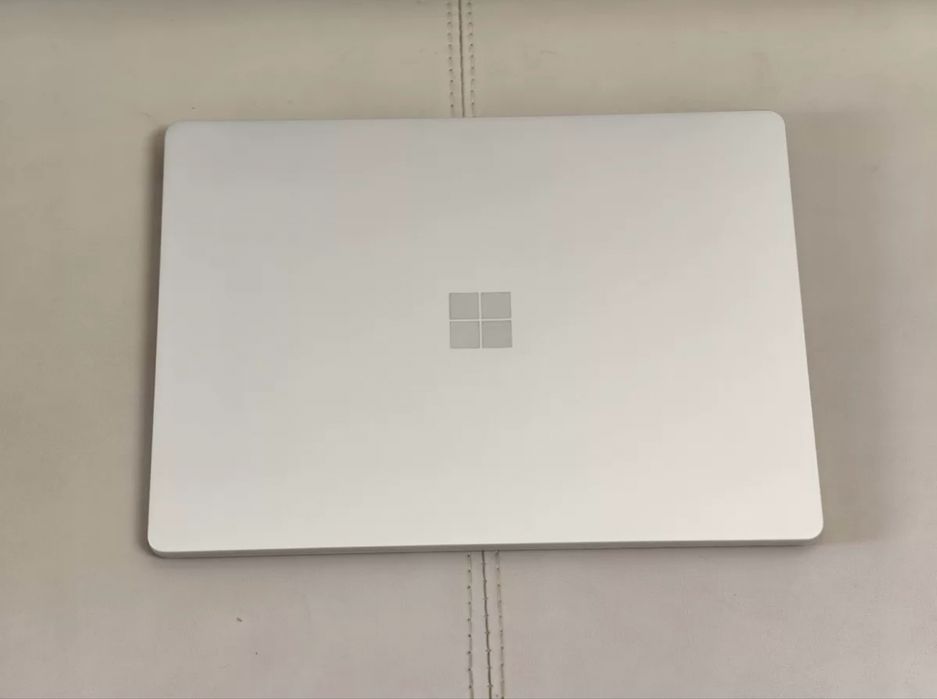 Продам surface go