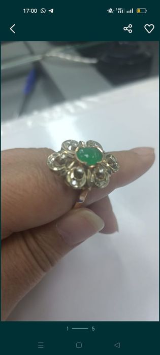 Продаю золотое кольцо с бриллиантами