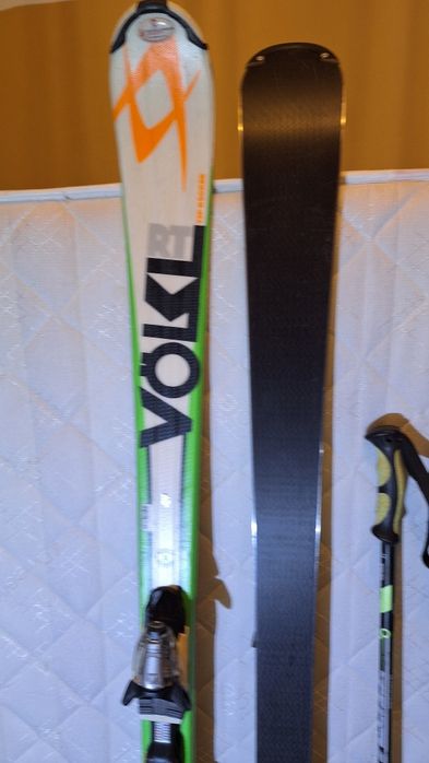 Echipament ski barbatesc,lungimea skiurilor  163 si claparii 42-43