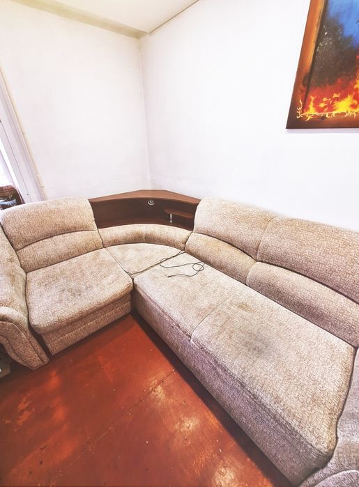 Продам угловой диван.