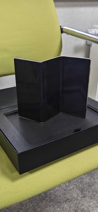 Huawei Mate XTs смартфон