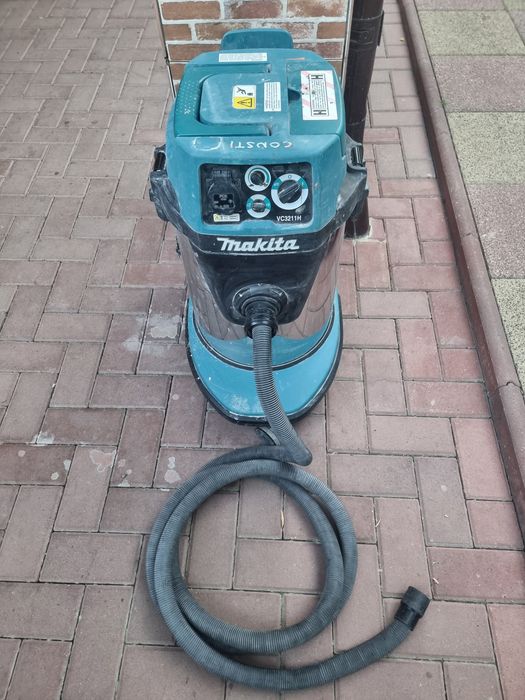 Aspirator umed uscat makita vc 3211h