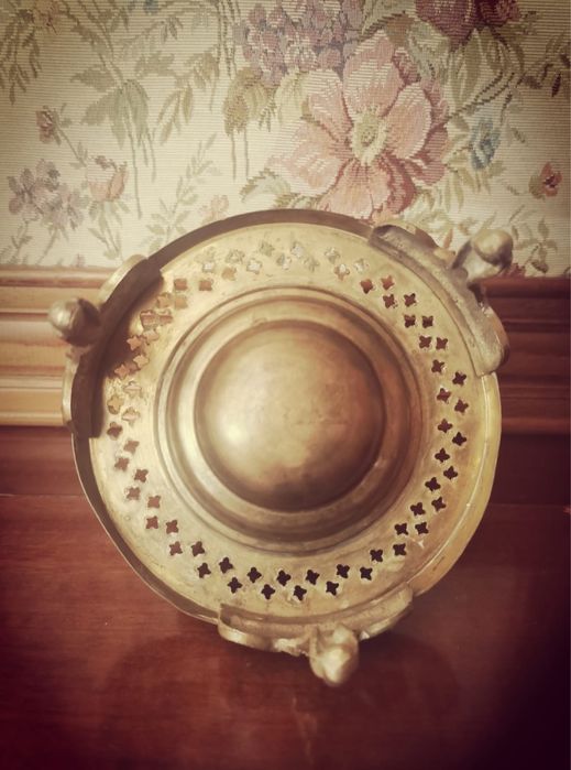 Антикварен съд ,кандило за миризми, благовонни масла, тамян и есенции