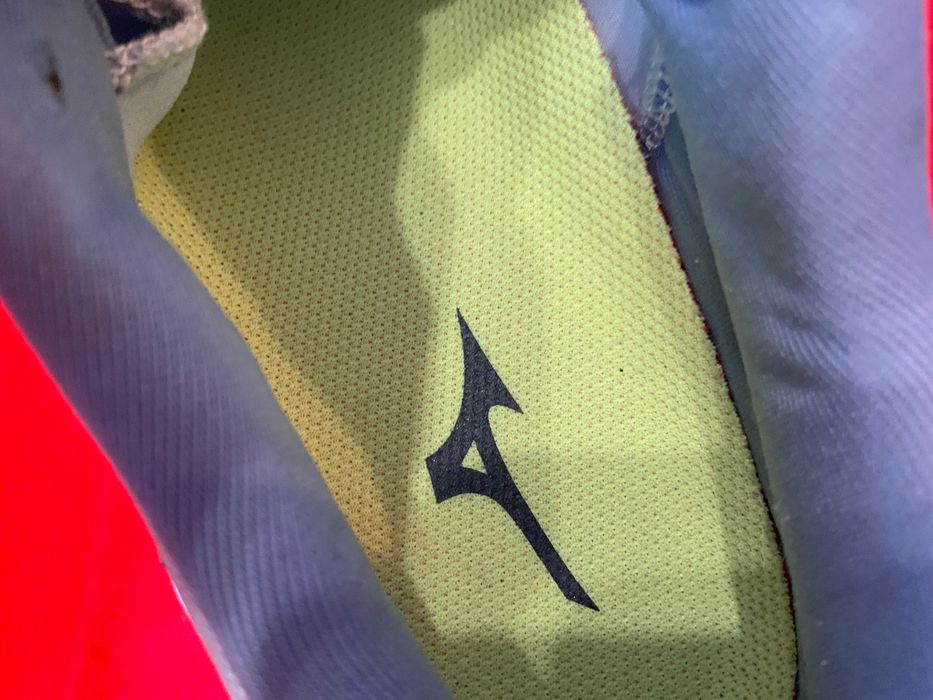 Mizuno оригинални маратонки 41 размер