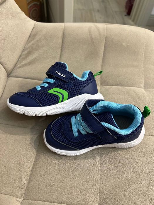 Продам кроссовки Geox  размер 23